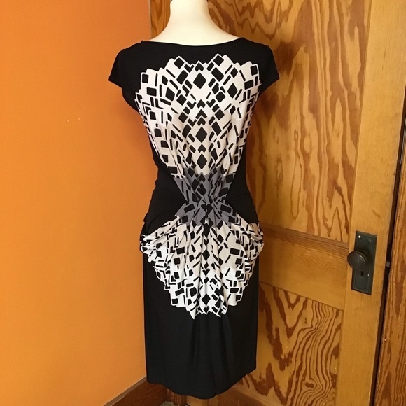 3 for 20 $ bundle BCBGMaxAzria Black and White Geometric Print Dress - Picture 11 of 13